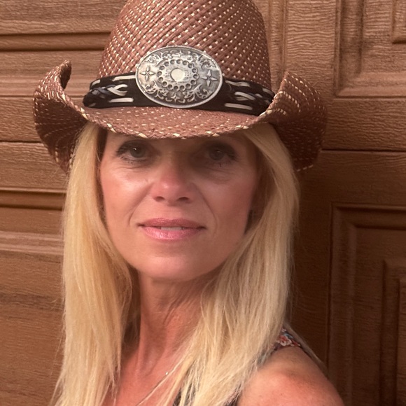 BULLHIDE COWGIRL HAT. Brown Woven Cowboy Hat with Silver Accent. #cowgirlhat - Picture 8 of 15
